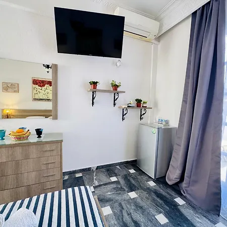 Hotel Tritonas Kamári