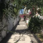 Tritonas Rooms