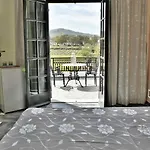 Tritonas Rooms Kamári