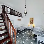 호텔 Tritonas Rooms Kamári