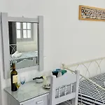 Tritonas Rooms
