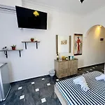 Tritonas Rooms 호텔 3*