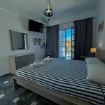 Tritonas Rooms 호텔 Kamári