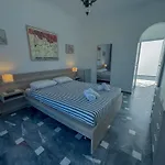 Tritonas Rooms 호텔 Kamári