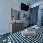 Tritonas Rooms 3* Kamári