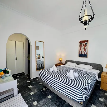 Tritonas Rooms 호텔 Kamári
