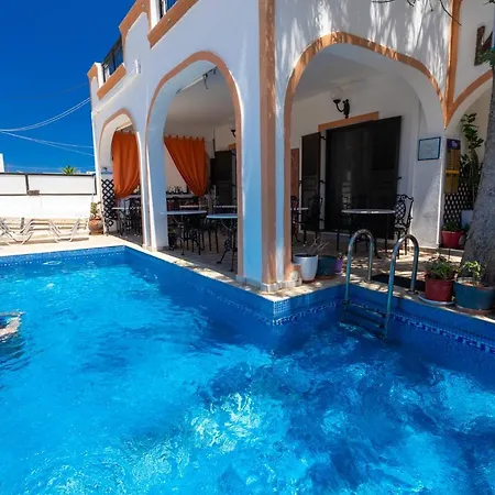 Koralli Hotel 3*