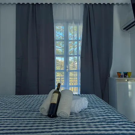 Hotel Tritonas Kamári