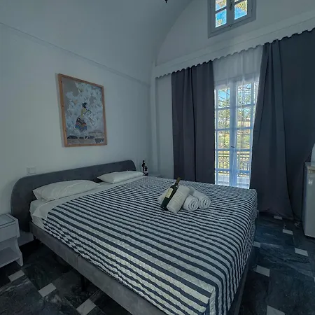 Hotel Tritonas