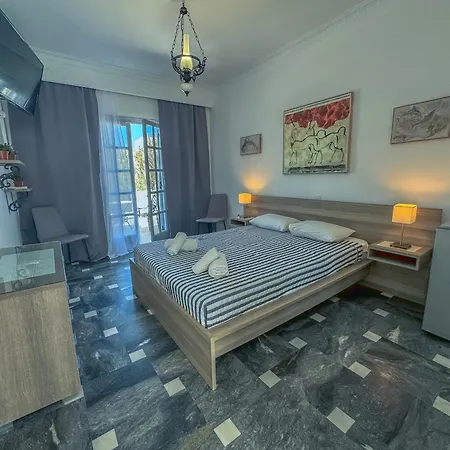 Tritonas Hotel 3*